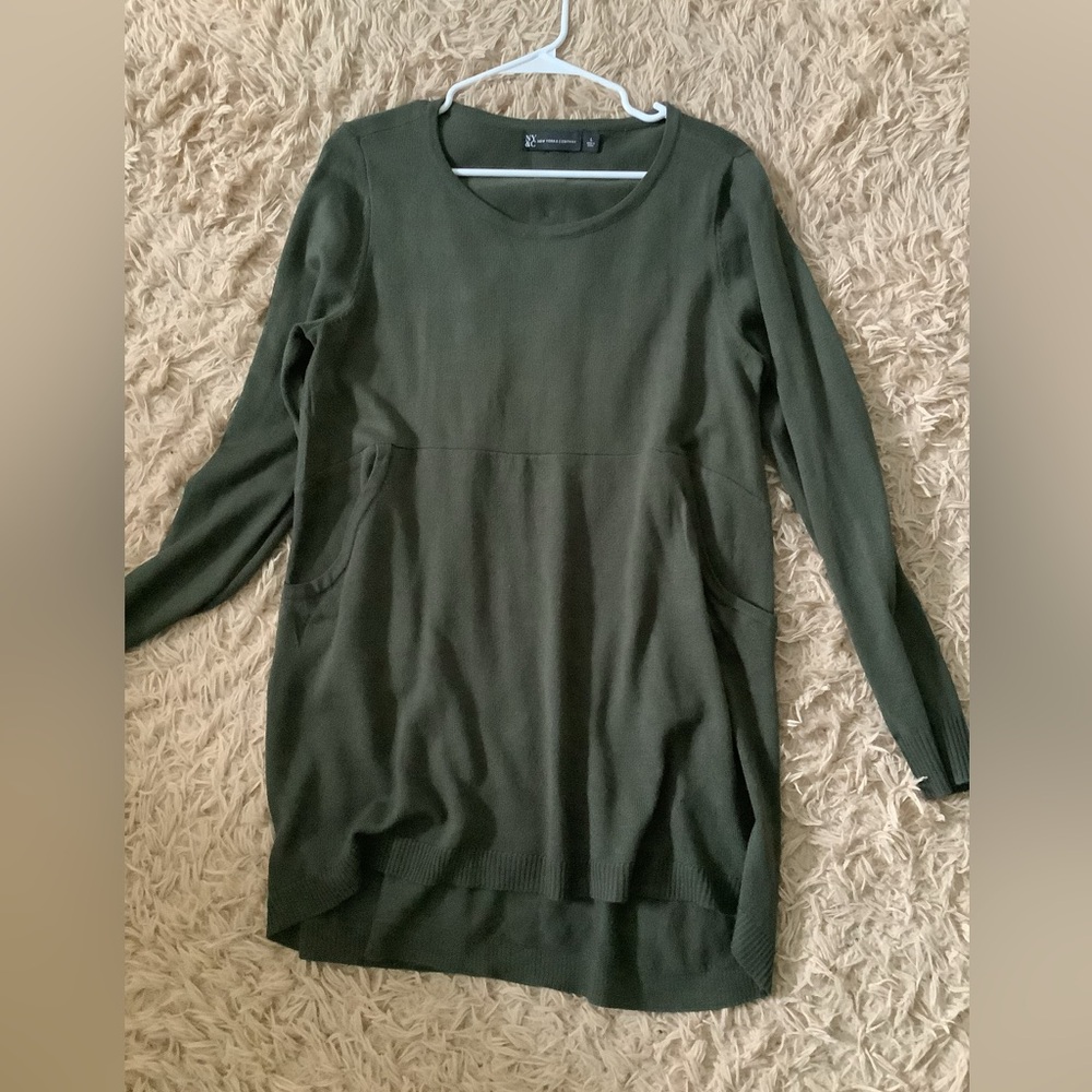 New York & Company Olive Green Long Sleeve Sweater Tunic